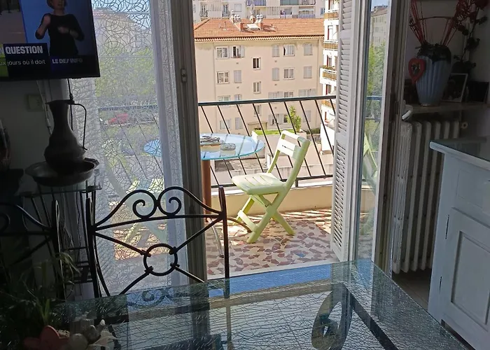 2 Pieces Proche Aeroport